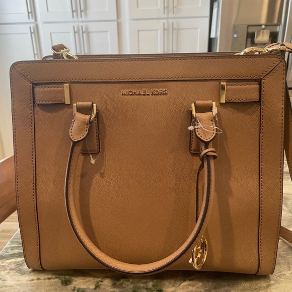 Beautiful mid size tote by Michael Kors - Picture 1 of 10